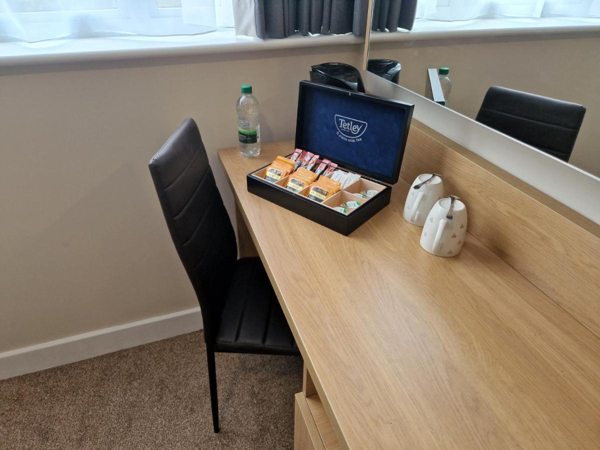 Best Western Northfields Ealing Hotel London Bagian luar foto
