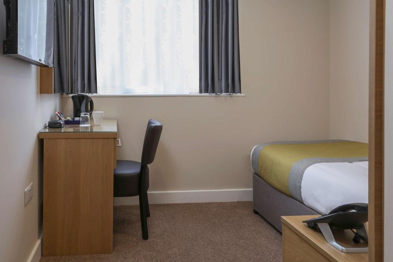 Best Western Northfields Ealing Hotel London Bagian luar foto