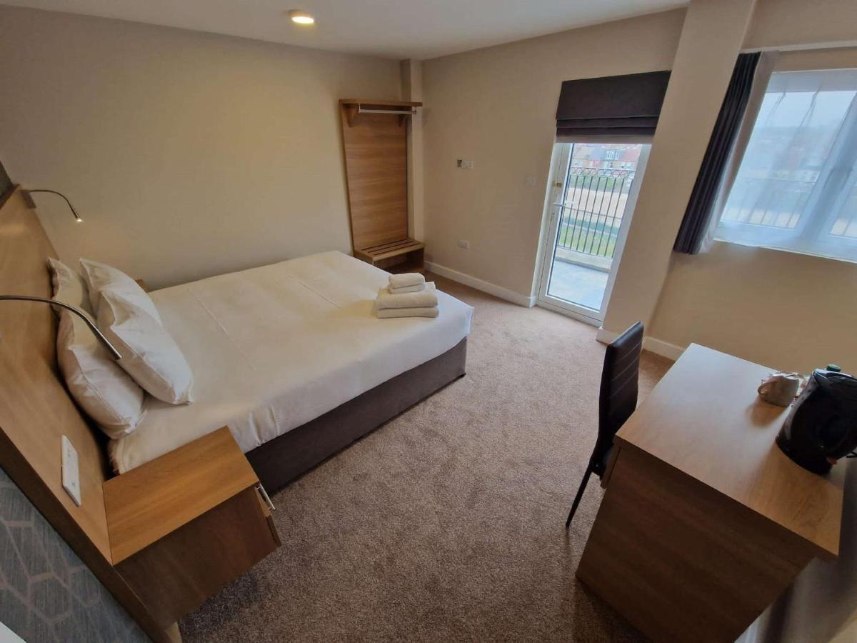Best Western Northfields Ealing Hotel London Bagian luar foto
